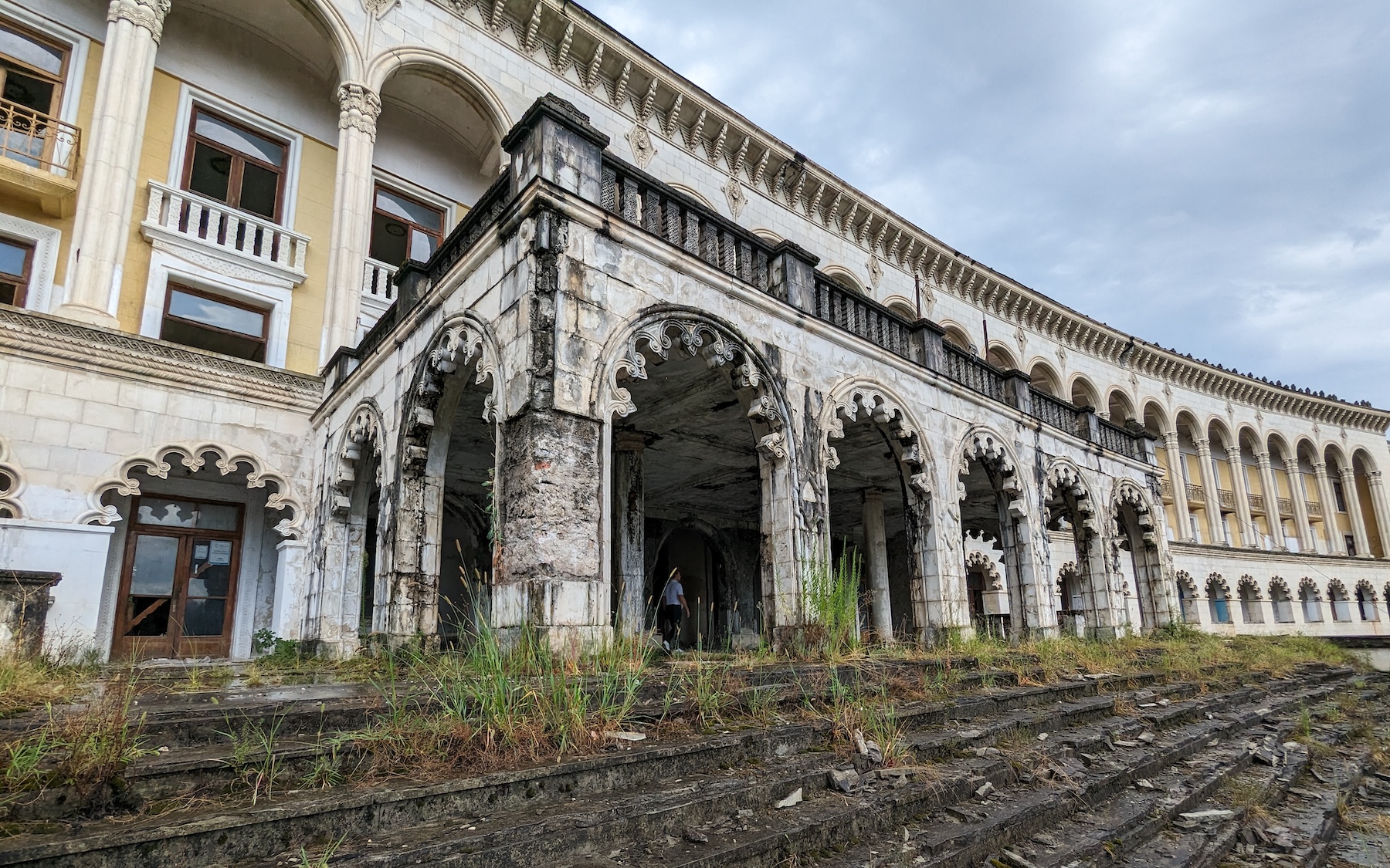 From the Black Sea to Tskaltubo's Healing Springs – 5-Day Western Georgia Tour